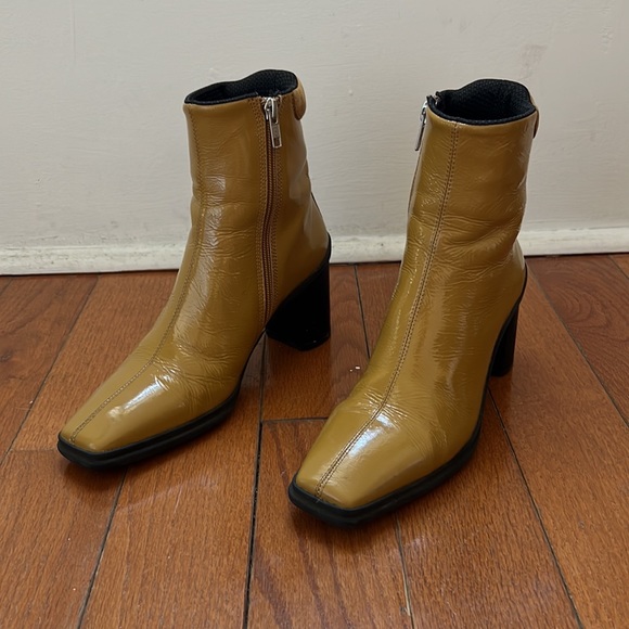 SOLD - Vagabond Cheryl Sport Boot in golden oat - Picture 2 of 6